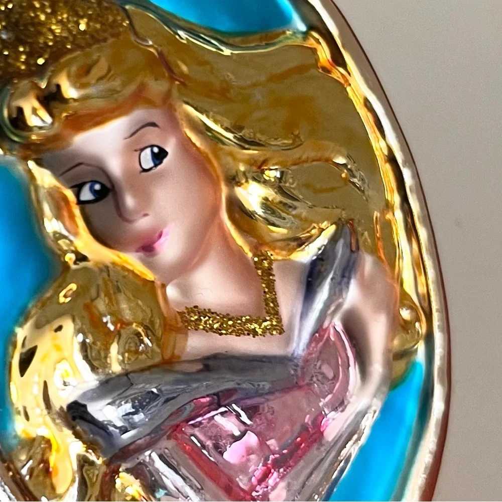 NWOT Sleeping beauty blown Glass Ornament Princess Aurors